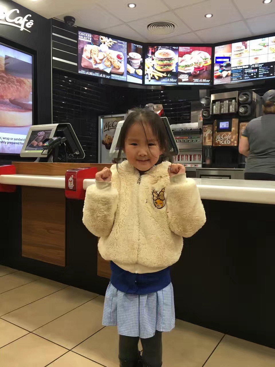 甜甜不认真学琴