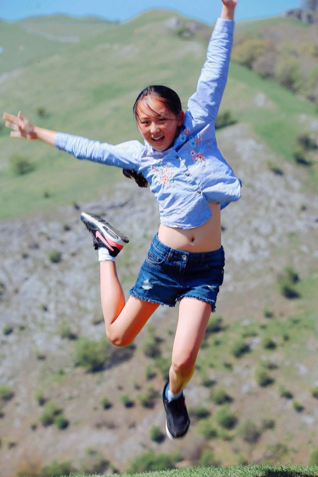 Dovedale芊芊专辑